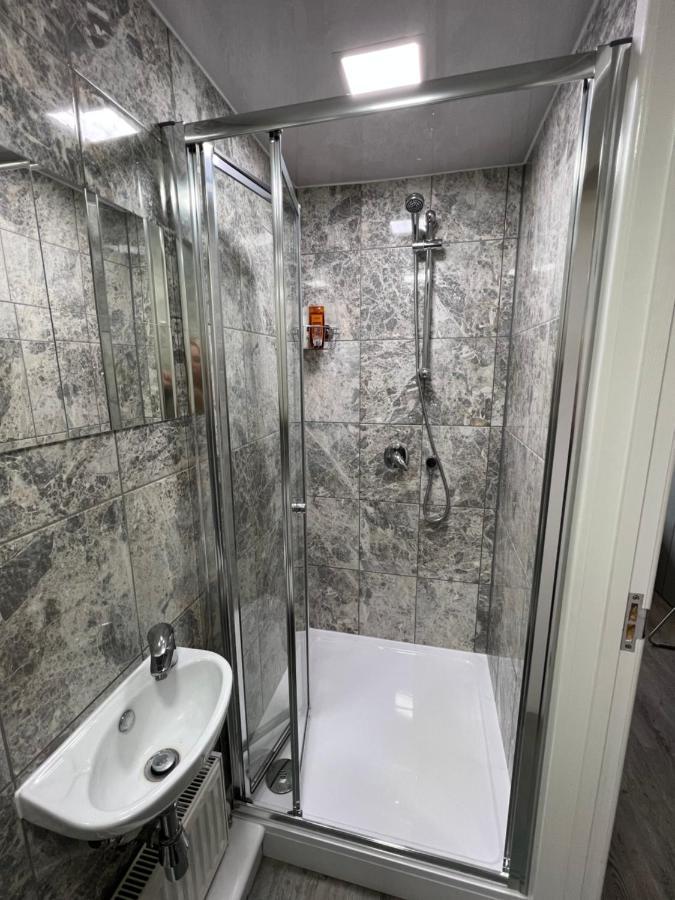 Studio In Private House Near Central Milton Keynes Exterior foto