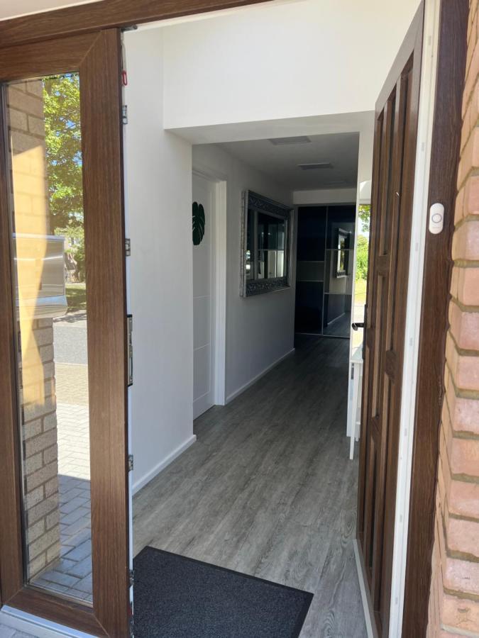 Studio In Private House Near Central Milton Keynes Exterior foto
